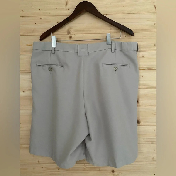 DOCKERS Golf Men’s 38" W Beige Pleated Front Belt Looped Shorts 9” Inseam - Picture 3 of 10